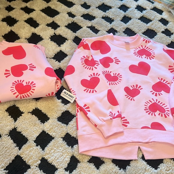 Girls ~ Old Navy ~ Heart sweatshirt ~ L (10-12) - Picture 16 of 17